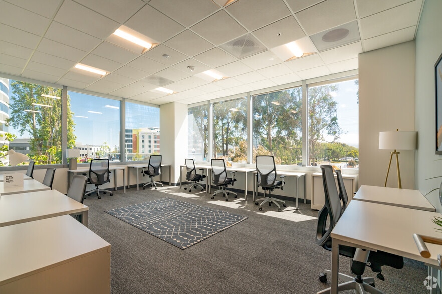 More Photos Of 611 Gateway Blvd, South San Francisco Coworking Space