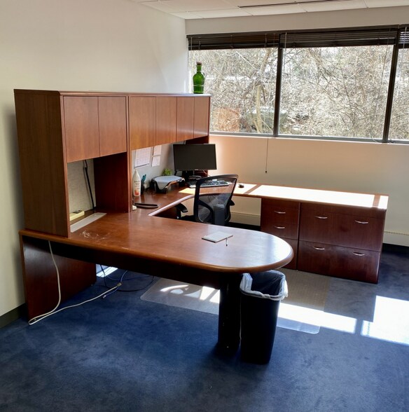 More Photos Of 42 Old Ridgebury Rd, Danbury Office For Lease