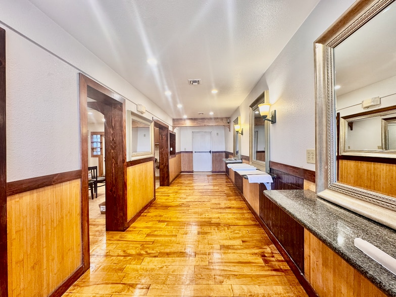 More Photos Of 501 N Arizona Ave, Chandler Restaurant For Sale