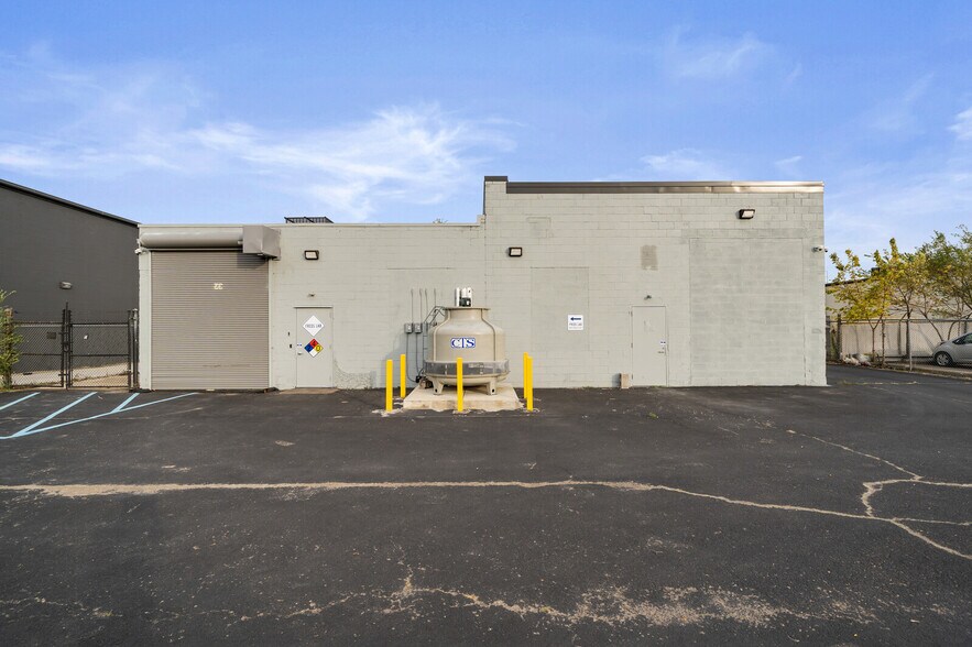 More Photos Of 12843-12851 Artesian St, Detroit Warehouse For Sale