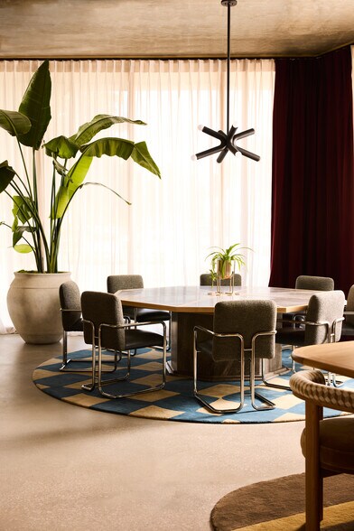 More Photos Of 1515 E Cesar Chavez St, Austin Coworking Space