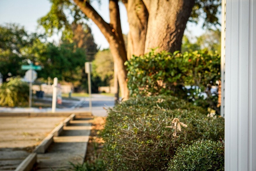 More Photos Of 2100 Constitution Blvd, Sarasota Office For Lease