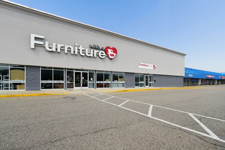Primary Photo Of 1185-1259 N Memorial Dr, Lancaster General Retail For Lease