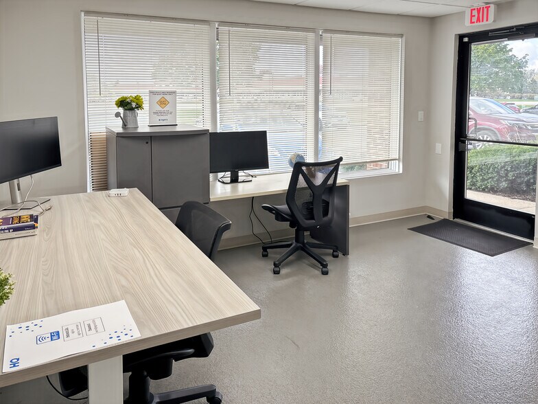 More Photos Of 100 N Atkinson Rd, Grayslake Coworking Space