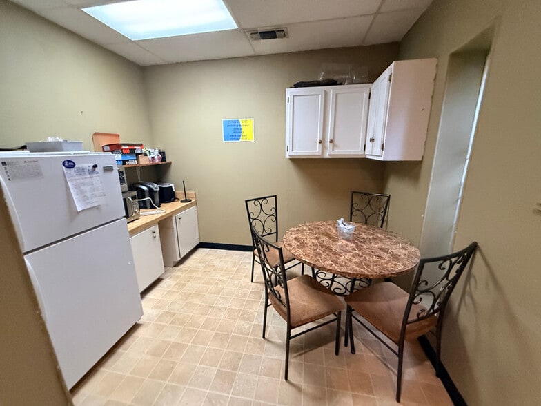 More Photos Of 700-702 E Cherokee St, Jacksonville Flex For Sale