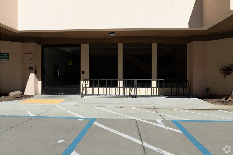 More Photos Of 1975 W El Camino Real, Mountain View Office For Lease