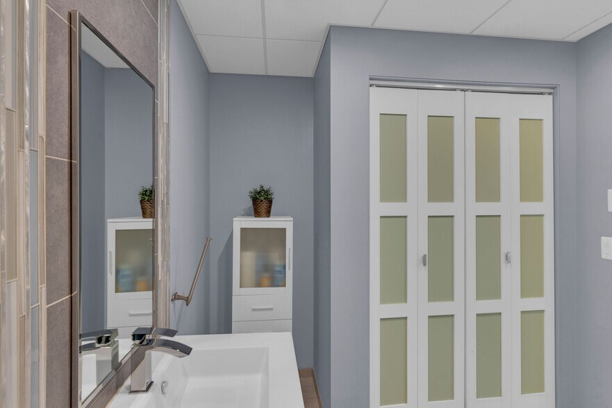 More Photos Of 100 Gaither Dr, Mount Laurel Medical For Lease