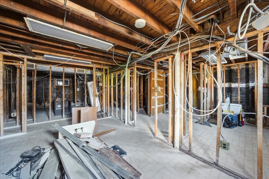 More Photos Of 2132 Central Park Ave, Yonkers Freestanding For Sale