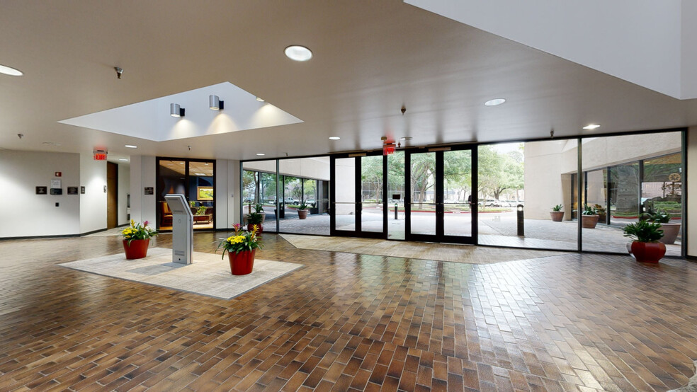 Primary Photo Of 800 Bering Dr, Houston Office For Lease