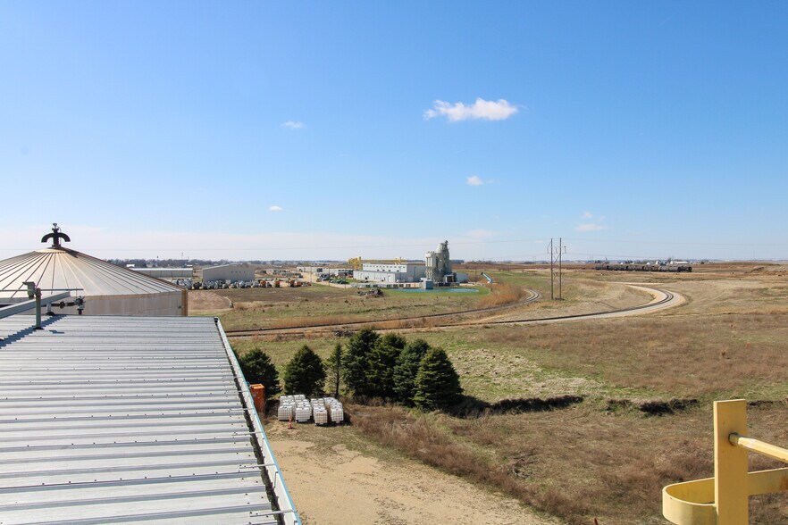 More Photos Of 5640 44th Ave S, Clinton Industrial For Sale