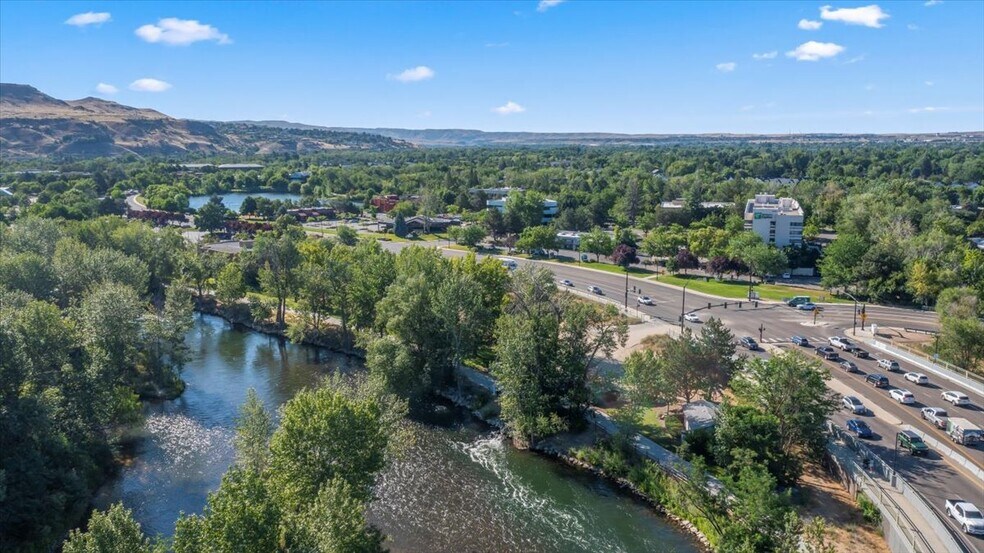 More Photos Of 444 W Parkcenter Blvd, Boise Land For Sale