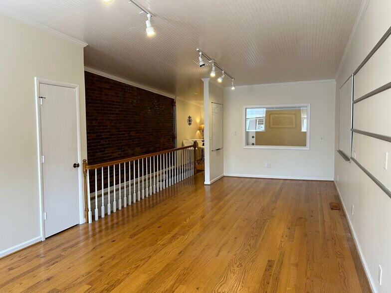 More Photos Of 414 Main St, Franklin General Retail For Sale