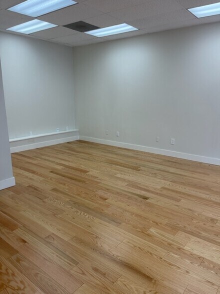 More Photos Of 1634-1642 Irving St, San Francisco Storefront Retail Residential For Lease