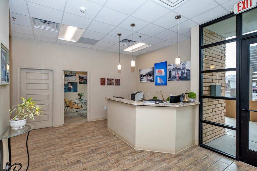 More Photos Of 11375 S Fortuna Rd, Yuma Storefront Retail Office For Sale