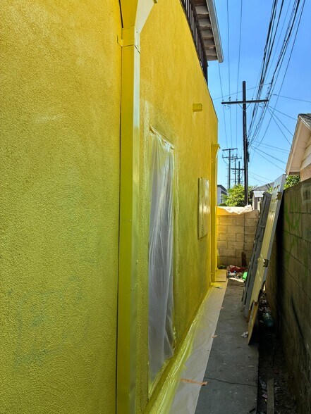 More Photos Of 10111 Long Beach Blvd, Lynwood Freestanding For Lease