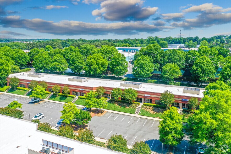 More Photos Of 9129 MONROE Rd, Charlotte Unknown For Lease