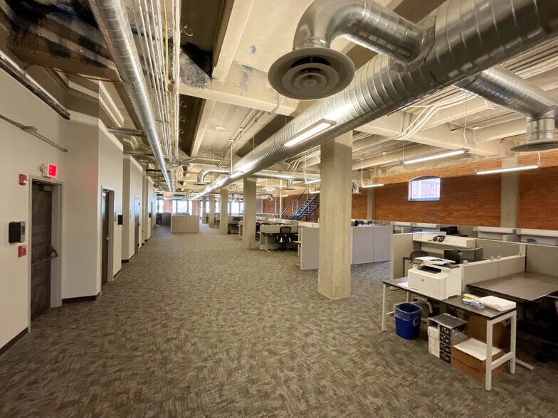 More Photos Of 127 W Wayne St, Fort Wayne Office For Sale