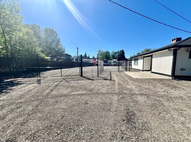More Photos Of 12826 Avondale Way, Everett Land For Lease