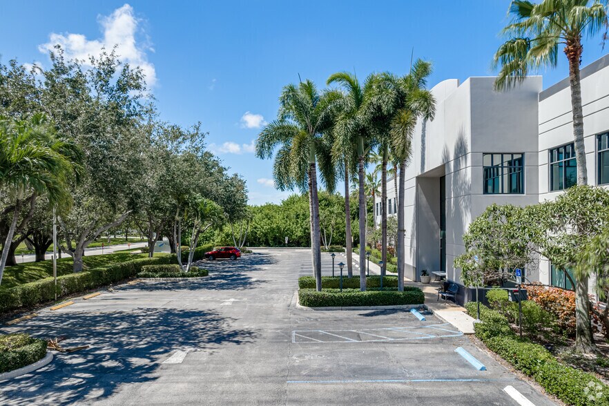 More Photos Of 6300 Park of Commerce Blvd, Boca Raton Light Manufacturing For Lease