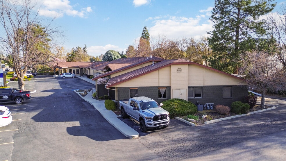 More Photos Of 940-1000 N Cole Rd, Boise Office For Sale