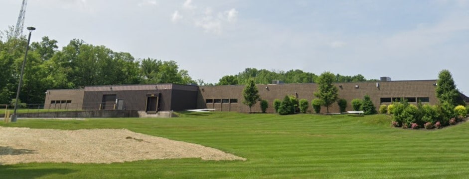 More Photos Of 230 Industrial Dr, Franklin Manufacturing For Sale