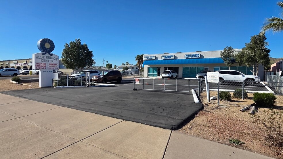 More Photos Of 15026 N Cave Creek Rd, Phoenix Freestanding For Sale