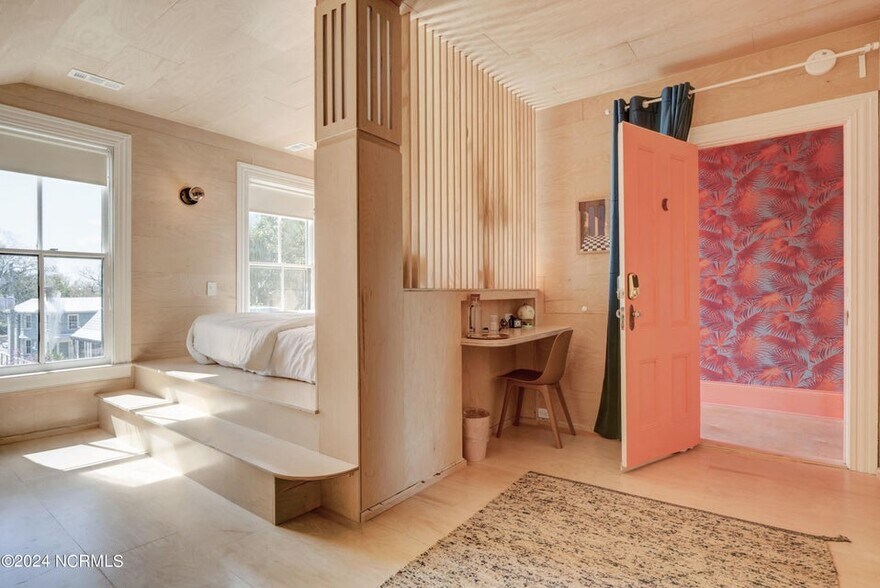 More Photos Of 118 S 4th St, Wilmington Hospitality For Sale