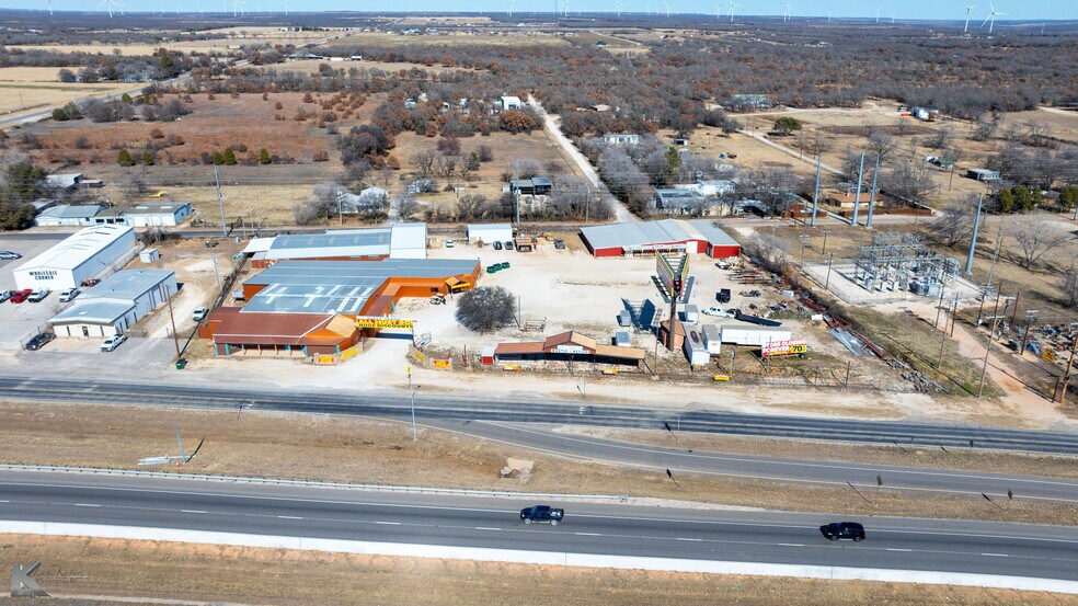 More Photos Of 302 N Access Rd, Clyde Showroom For Sale