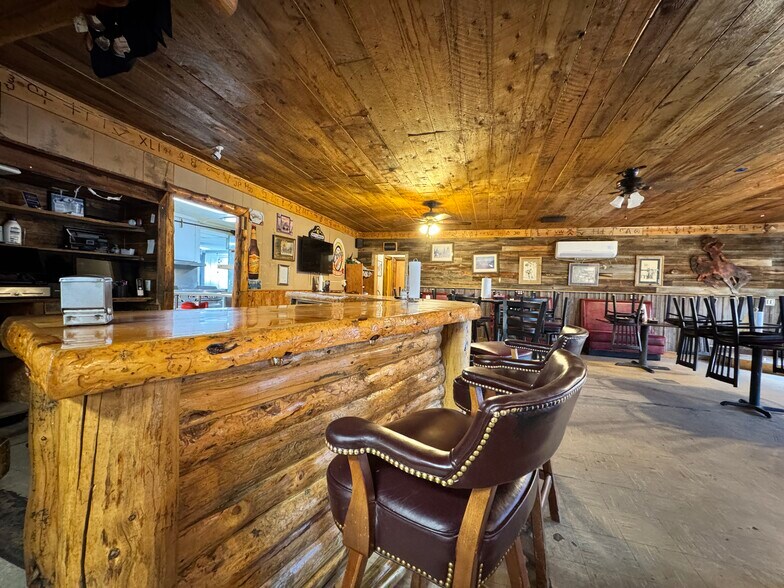 More Photos Of 1550 Missouri Valley Rd, Riverton Restaurant For Sale