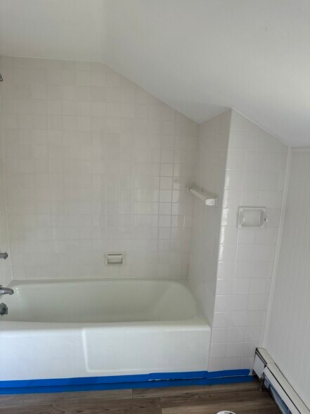 More Photos Of 20 Lewis St, Basking Ridge Freestanding For Lease