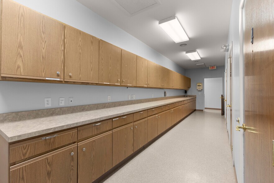 More Photos Of 435 Sumpter rd, Belleville Hospital For Sale