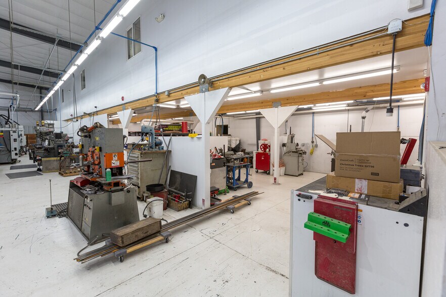 More Photos Of 497 Stevensville Airport Rd, Stevensville Warehouse For Sale
