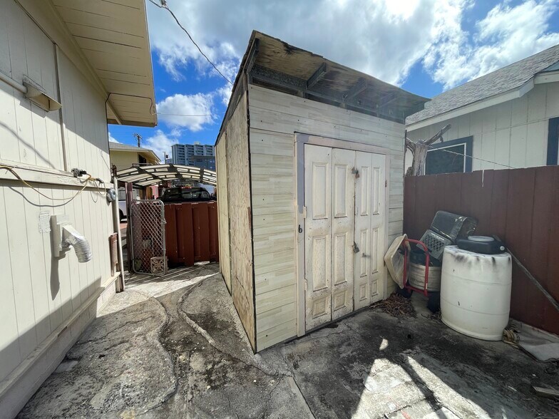 More Photos Of 1077 Kinau St, Honolulu Multifamily For Sale