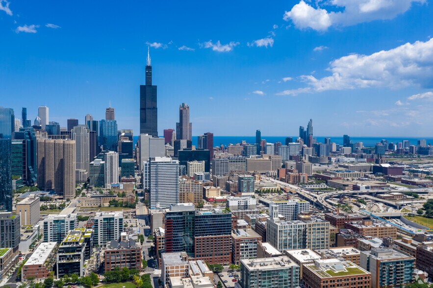 More Photos Of 205 S Peoria, Chicago Apartments For Lease