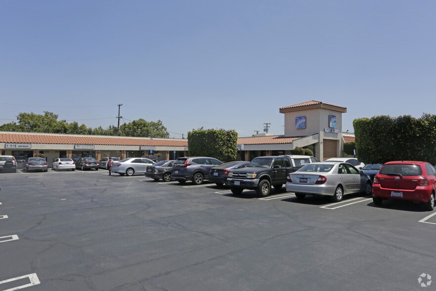 More Photos Of 2121-2149 W 182nd St, Torrance General Retail For Lease