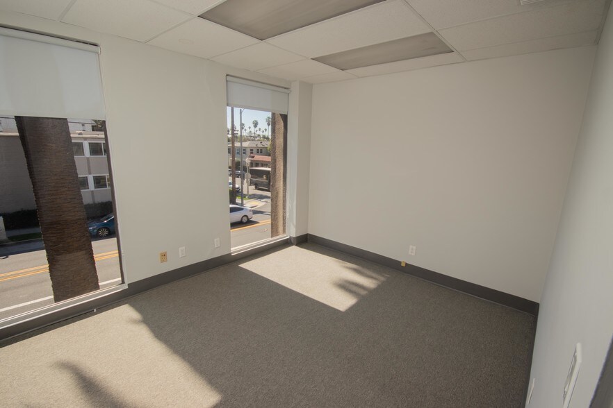 More Photos Of 4105 E Broadway, Long Beach Office For Lease
