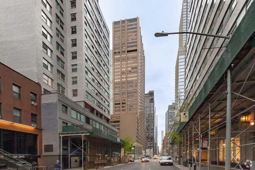 More Photos Of 150 E 58th St, New York Office For Lease