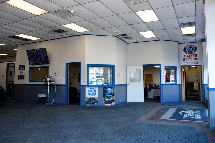More Photos Of 1625 Commerce St, Wellsburg Auto Dealership For Sale