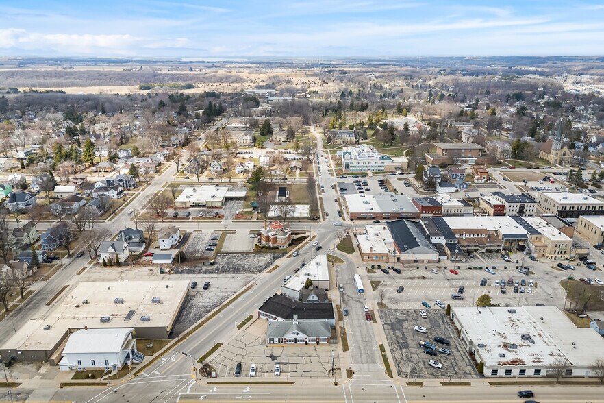 More Photos Of 400 Blackburn St, Ripon Specialty For Sale