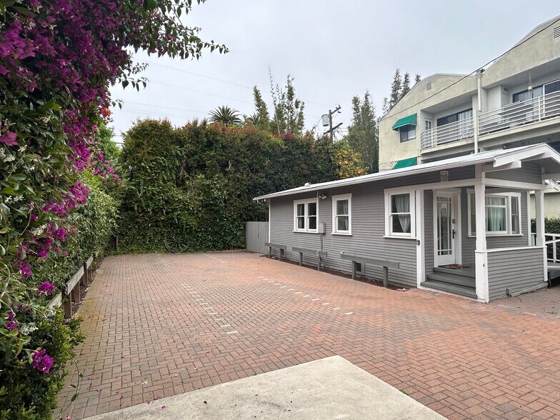 More Photos Of 335 Redondo Ave, Long Beach Office Residential For Sale