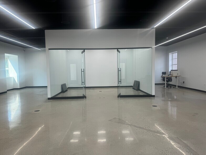More Photos Of 4140 W Maple Rd, Bloomfield Hills Medical For Lease
