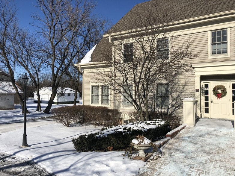 31W680 Army Trail Rd, Wayne, IL 60184 Office Residential For Sale