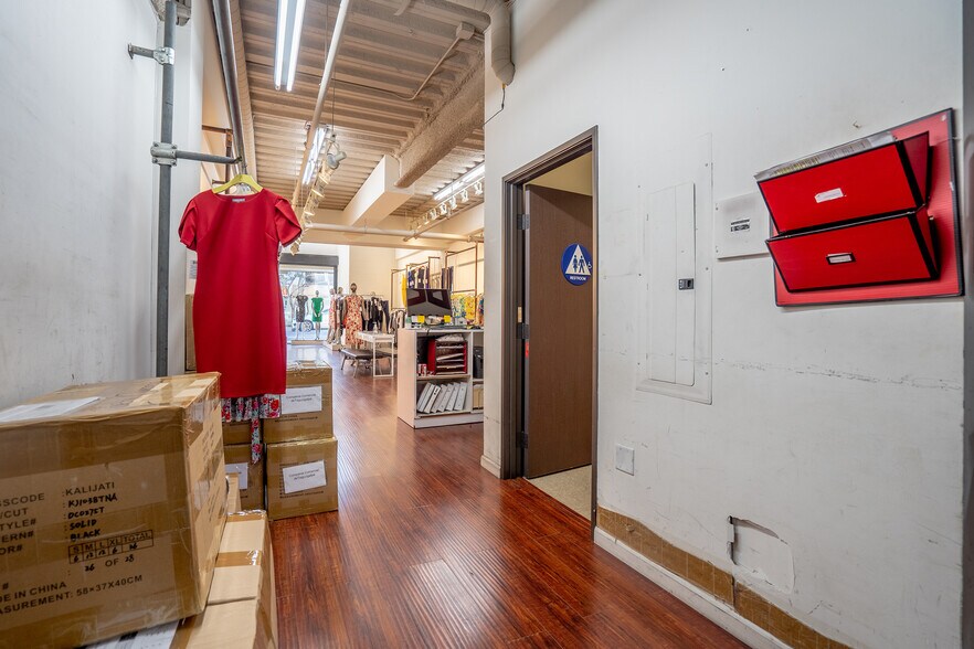 More Photos Of 747 E 10th St, Los Angeles General Retail For Sale