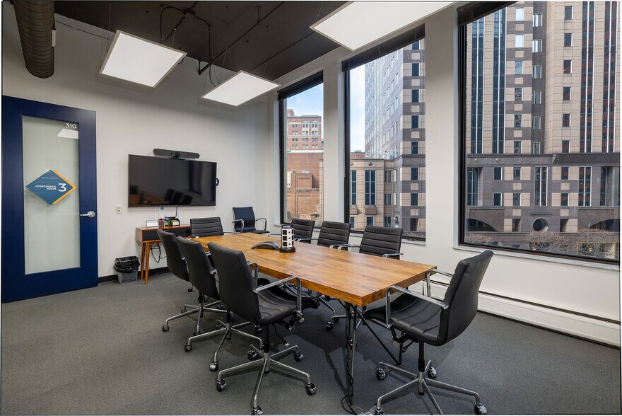 More Photos Of 606 Liberty Ave, Pittsburgh Coworking Space