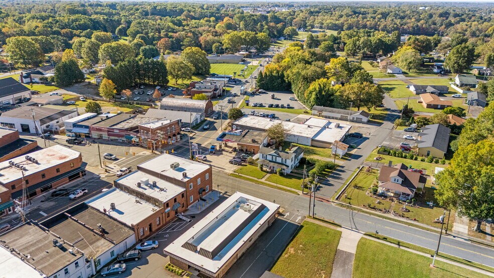 More Photos Of 204 Main St, King Convenience Store For Sale