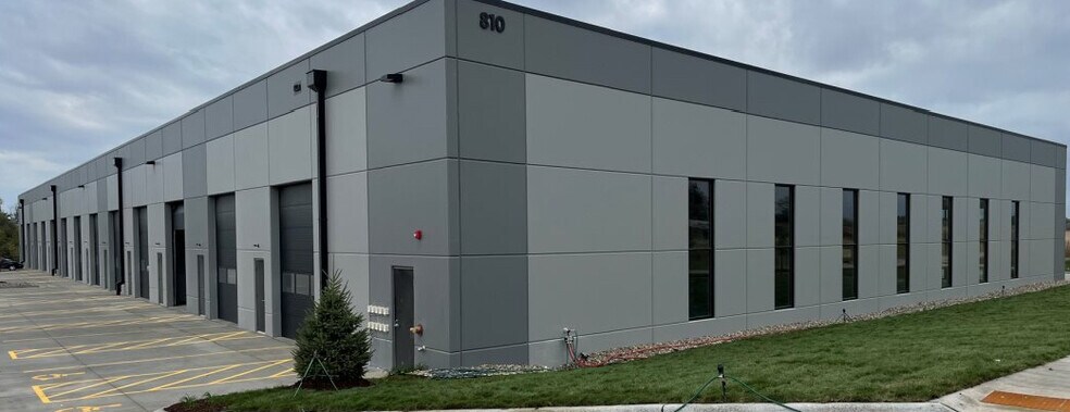 More Photos Of 810 Interstate Pky, Waukee Warehouse For Lease
