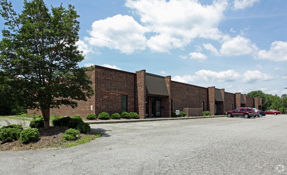 More Photos Of 3202 E Martin Luther King Junior Dr, High Point Light Distribution For Lease