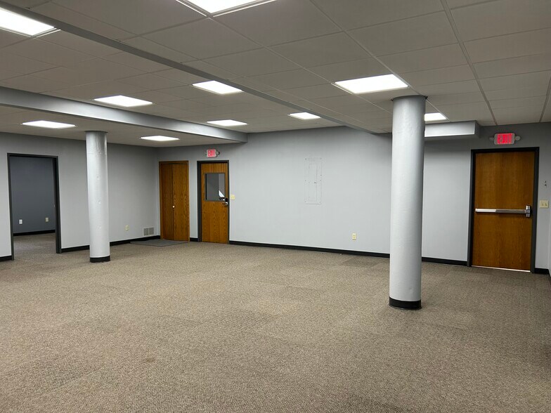 More Photos Of 108 S Minnesota Ave, Saint Peter Storefront Retail Office For Sale