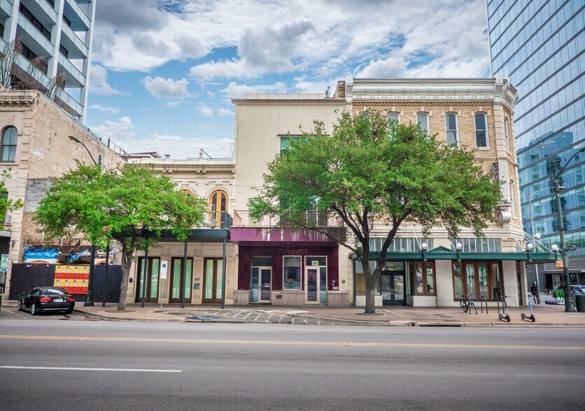 More Photos Of 805 N Congress Ave, Austin Storefront Retail Residential For Sale