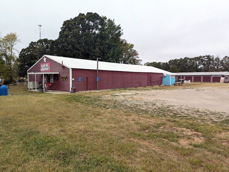 More Photos Of 22889 MO-64 Hwy, Hermitage Self Storage For Sale